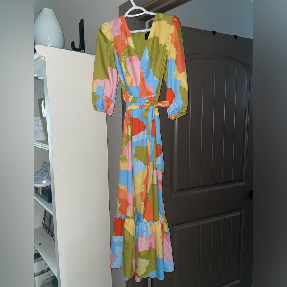 Gorgeous Donna Morgan, only worn once, in excellent condition